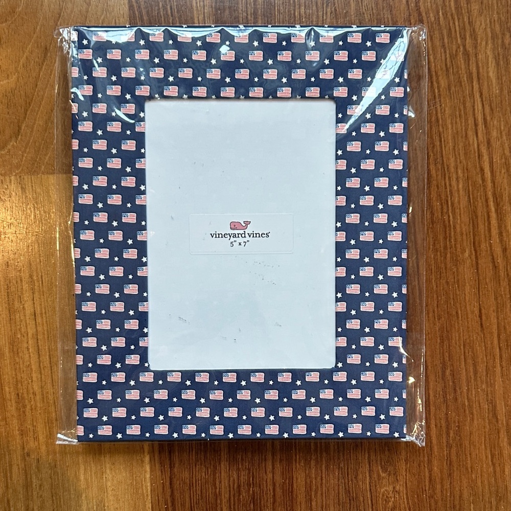 Vineyard Vines Navy Frame with Flag Design